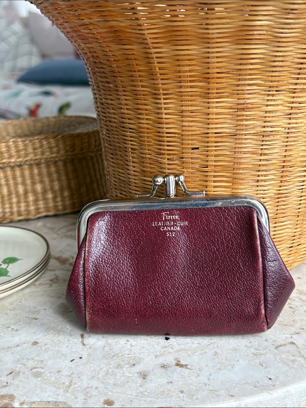 Vintage 1970s Canadian Oxblood Leather Double Kiss Lock Coin Purse 🍓🍒